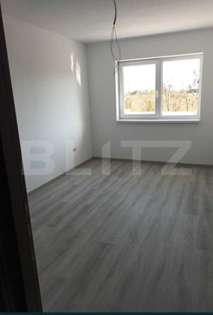 De vanzare apartament 2 camere Sanpetru - imagine 2