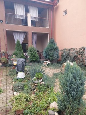 Apartament intr-o casa, 3 camere, mobilat, 90 mp, zona Ronat - imagine 5