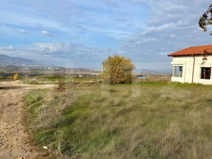 Teren intravilan, 1000 mp, cu utilitati si vedere panoramica, com. Ciugud