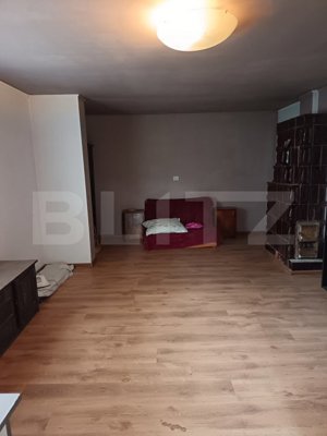 Casa renovabila ,spatioasa,cu un teren generos si gradina intr-o zona linistita! - imagine 3