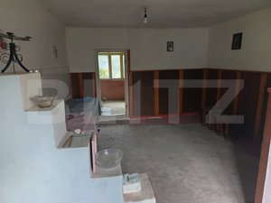 Casa renovabila ,spatioasa,cu un teren generos si gradina intr-o zona linistita! - imagine 8