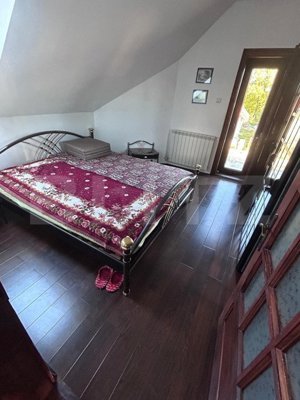 Casă spațioasă de vânzare, 5 camere, 1900 mp teren - imagine 7