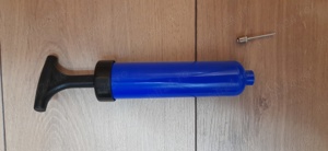 Pompa manuala pentru mingi si bicicleta, Nou!