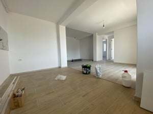 Apartament 3 camere, decomandat, 54 mp utili, etaj 2/3 -Torontalului