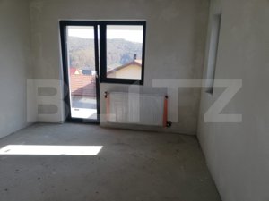 Casa cuplata de vanzare, 180 mp, 250 teren, zona de case !  - imagine 11