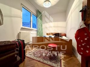 Apartament cu 4 camere, etajul 2, zona Sagului - imagine 6