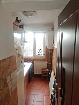 Apartament 1 camera etaj 4 zona Sagului