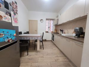 Apartament 2 Camere   Zona  Centrală, Piața Mocioni - imagine 4