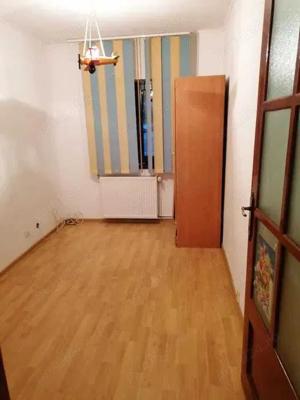 Apartament cu 3 camere în Calea Lipovei decomandat - imagine 2