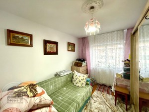 De vânzare apartament cu 3 camere decomandat, zona Piața Mare  - imagine 2