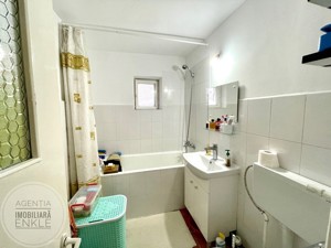 De vânzare apartament cu 3 camere decomandat, zona Piața Mare  - imagine 6