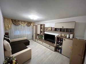 De vânzare apartament cu 2 camere decomandat, zona Grivița.