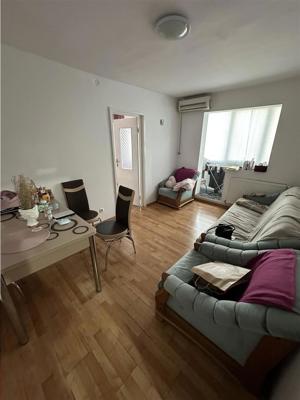 Apartament cu 3 camere cu centrala propie - imagine 2