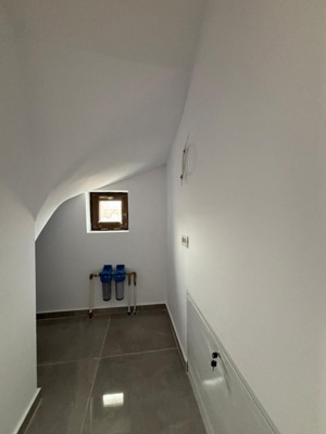 Duplex, la asfalt, 5 camere, toate utilitatile, 119 mp - in Giroc - imagine 7