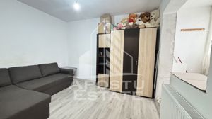 Apartament cu 3 camere, etaj intermedier, Zona Spitalul Judetean - imagine 6