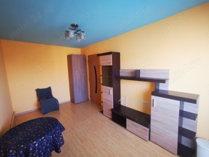 Închiriez apartament 3 camere decomandat  - imagine 9