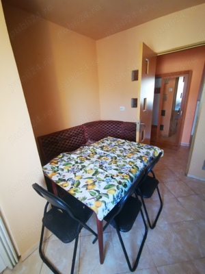 Închiriez apartament 3 camere decomandat  - imagine 6