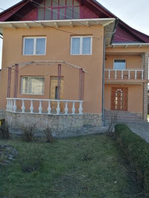 Casa de vanzare in Moinesti, Bacau, an 2003, 320mp, teren 2200mp - imagine 2