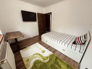 Apartament cu 3 camere, parter, zona Soarelui - imagine 2