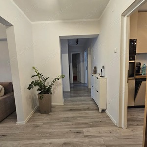 Vand urgent apartament 3 camere - Hunedoara - imagine 3