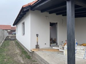 Casa Individuala Parter,Sanmihaiu Roman,3 Camere, 2 Bai,Terasa Acoperita - imagine 2