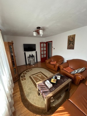 Apartament 4 camere Petrosani - imagine 2