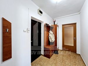 Vand apartament 2 camere zona Cetate-Bulevard - imagine 4