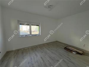 Apartament cu 3 camere 2 bai si 2 balcoane zona Tineretului din Sibiu - imagine 12