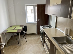 Vând apartament 3 camere, zona Soarelui, decomandat, etaj intermediar - imagine 5