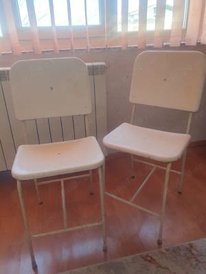 Doua scaune de bucatarie gradina