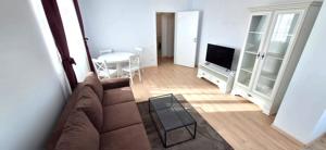 Oferta inchiriere Apartament Decomandat   Bloc Nou  Centrala Gaz  Loc Parcare   Novopolis Constanta  - imagine 3