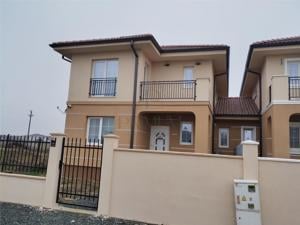 Duplex individual - 5 camere - bucatarie inchisa