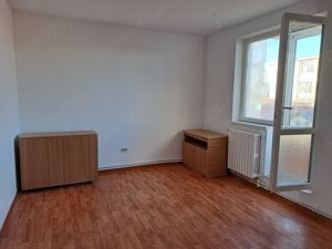 Vand apartament decomandat, 2 camere, etj 2, aproape de plaja - imagine 4