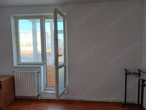 Vand apartament decomandat, 2 camere, etj 2, aproape de plaja - imagine 5