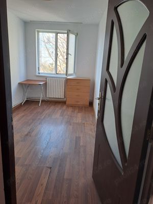 Vand apartament decomandat, 2 camere, etj 2, aproape de plaja