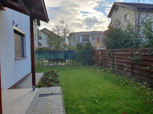 PROPRIETAR inchiriez apartament 3 camere ,cu terasa, gradina, magazie si doua locuri de parcare