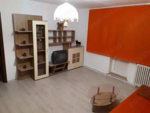 Apartament 2 camere, zona centrală, et 1