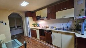 apartament 60 mp, parcare si beci - imagine 2