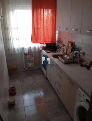 Vanzare Apartament 3 Camere Semidecomandat Berceni-Nitu Vasile - imagine 3