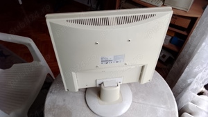 Monitor LCD color Fujitsu Siemens diagonala 45 cm - imagine 3