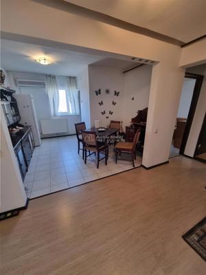 Apartament 3 cam renovat  et 3 4  zona F-uri