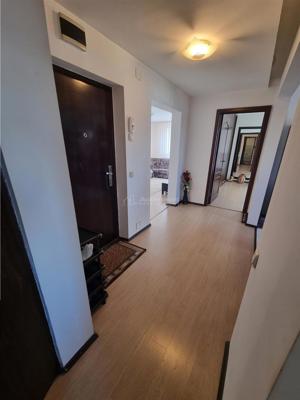 Apartament 3 cam renovat  et 3 4  zona F-uri - imagine 6