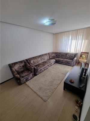 Apartament 3 cam renovat  et 3 4  zona F-uri - imagine 3