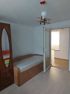 Apartament cu trei camere, zona centrală și liniștită, la vila  - imagine 9