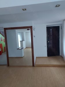 Apartament cu trei camere, zona centrală și liniștită, la vila  - imagine 10