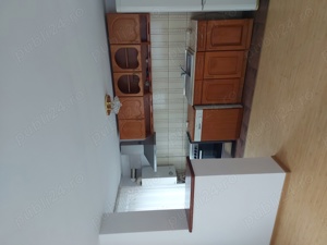 Apartament cu trei camere, zona centrală și liniștită, la vila 