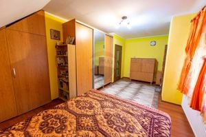 Casă de vânzare compusă din 3 apartamente și grădină Purcăreni - imagine 6