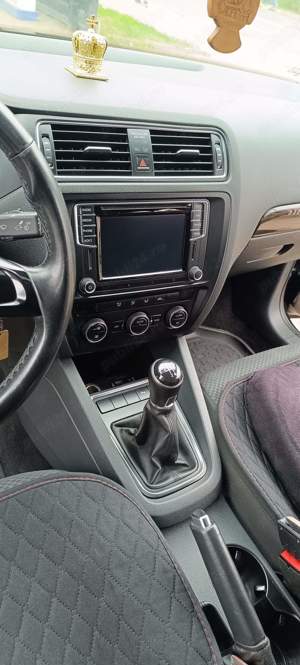 Volkswagen Jetta  - imagine 6