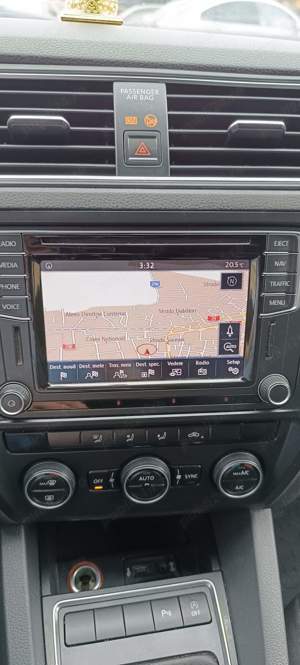 Volkswagen Jetta  - imagine 5