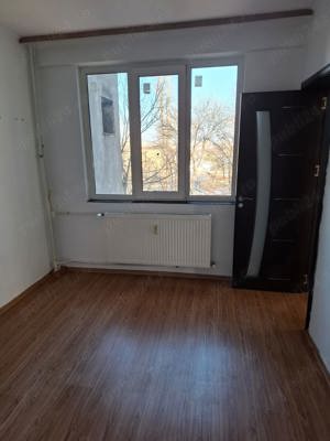 Apartament de vanzare 3 camere - proprietar - imagine 8